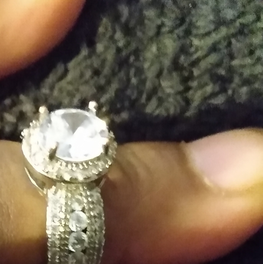 Ring - Picture 5 of 8